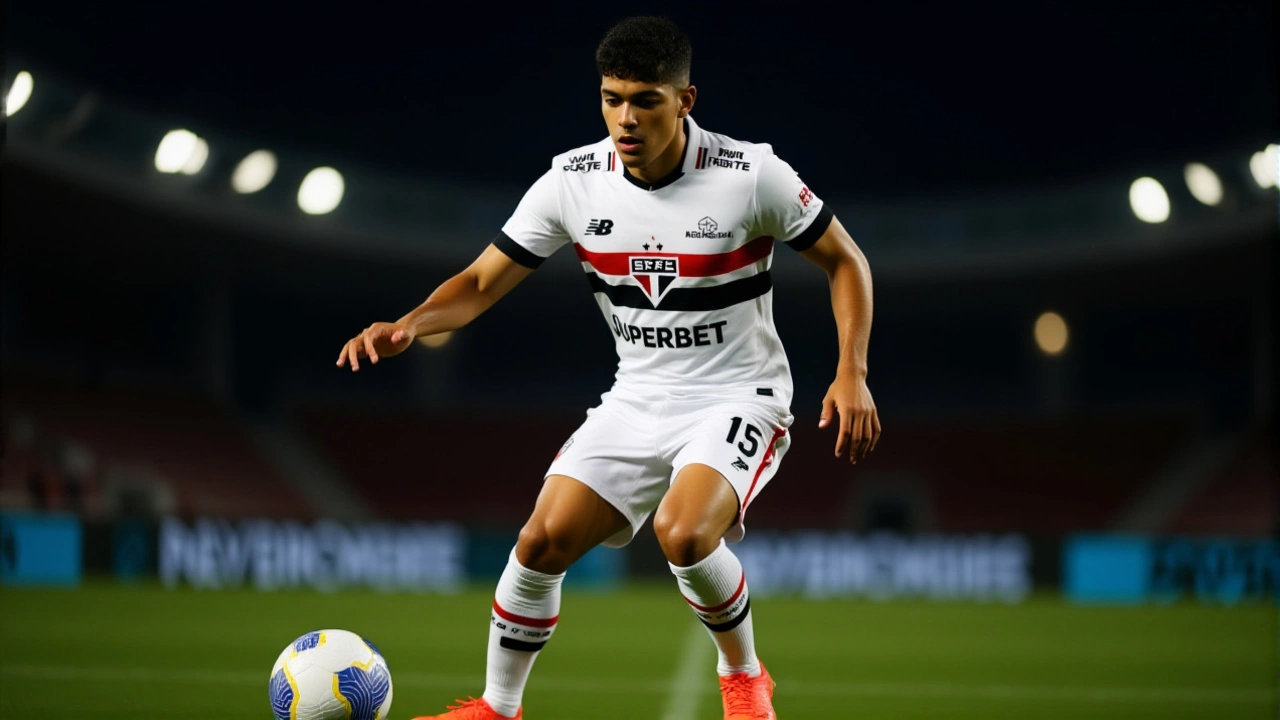 Arsenal eye William Gomes as São Paulo delays his sale